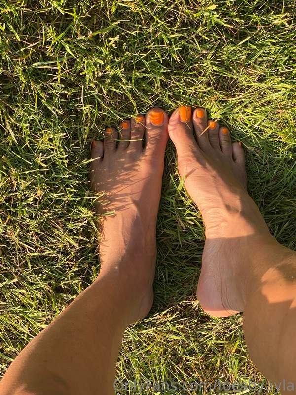 Vid Chat Availability For This Week

✨ Tuesday 9:30 PM-12 AM..