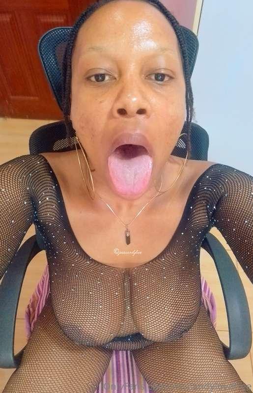 Let Me Take Your Load in My Mouth Babe! 😍 ON LIVE NOW!🔥 Come..