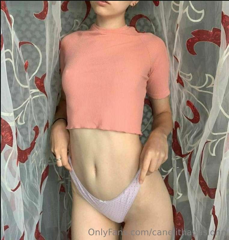 ## **Hi sweet😌🍭 I’m @sispasis**  Horny beautiful girl from y..