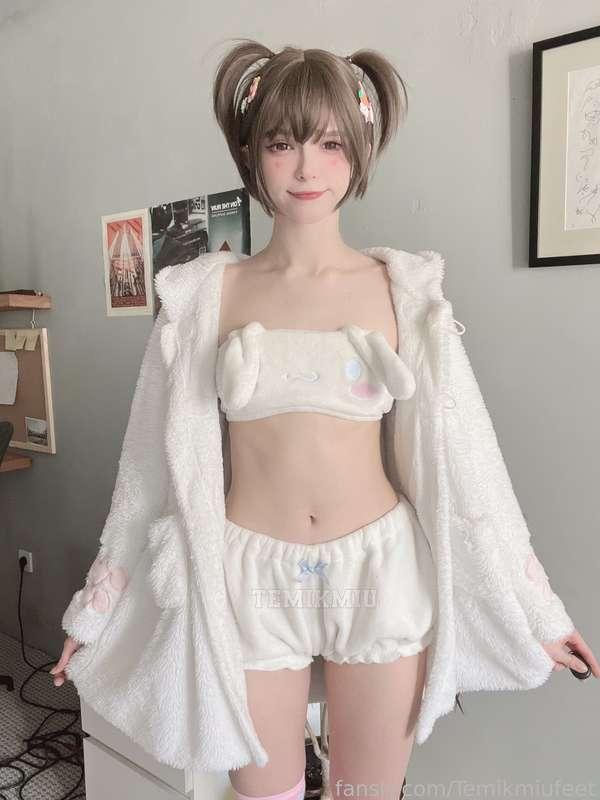 temikmiufeet image #2