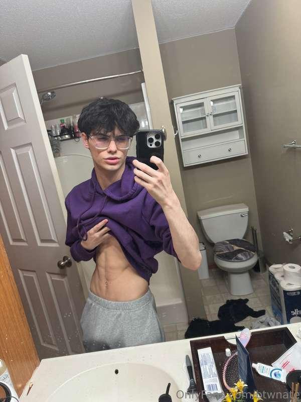 Wana take care of my bonner? 🍆