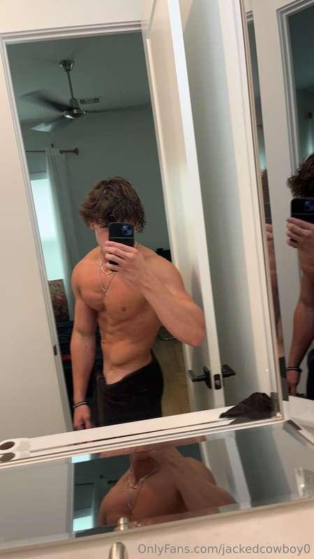 Would you say you’re craving me right now? 😋