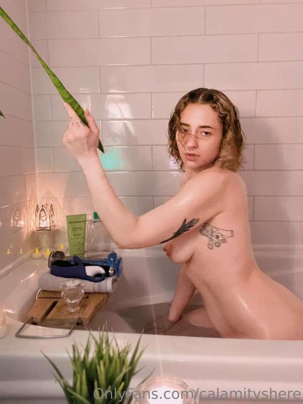 who needs wine when you have ✨🫧bedtime baths🫧✨ (i dont drink..