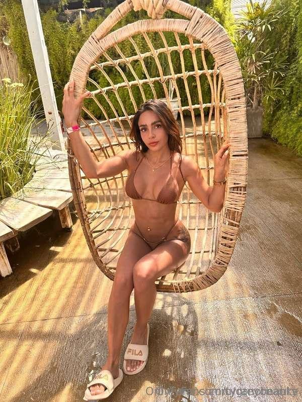 My bestie @tyranotbanks has now a FREE OnlyFans page😈🔥 You s..