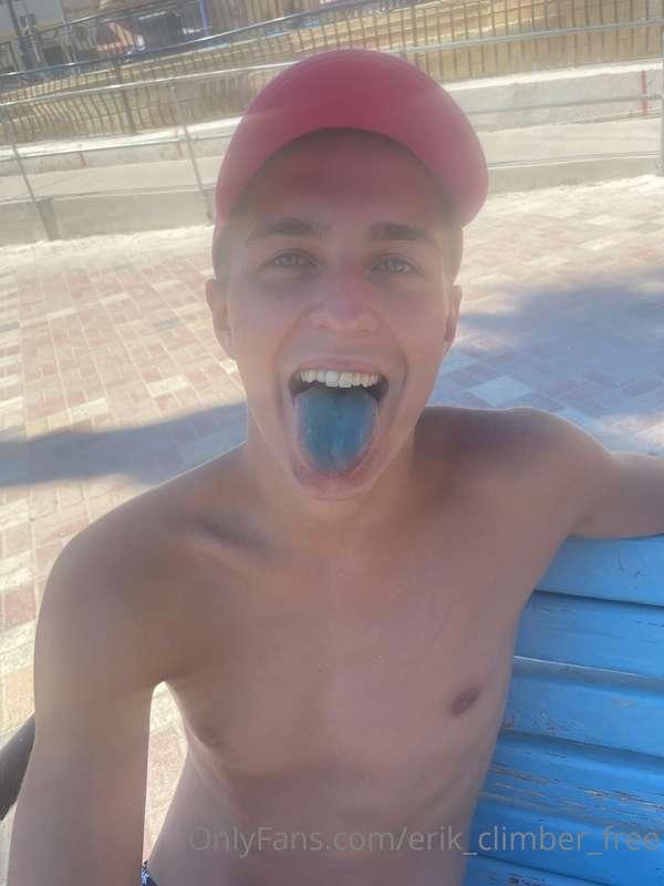 Time for some smurffs dinner 😝😝😂😂