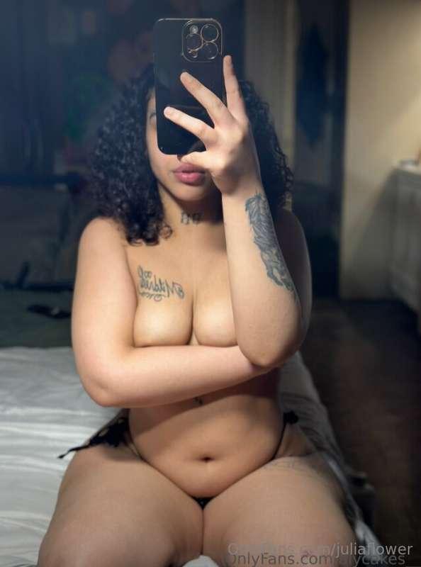 ✨@alycakes__ 
Check out my free page for all your teasers💕

..