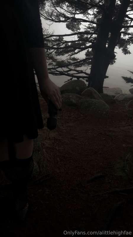 Took a little walk in the woods to um…de-stress😇🖤