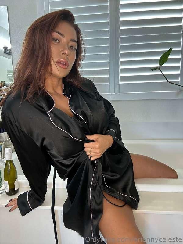 WET WEDNESDAY ! Unlock to UNWRAP & come dip in this BATH wit..