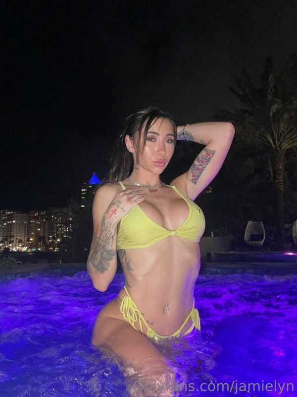 My pussy needs you deep inside 🤤 Fuck me and don't stop babe..