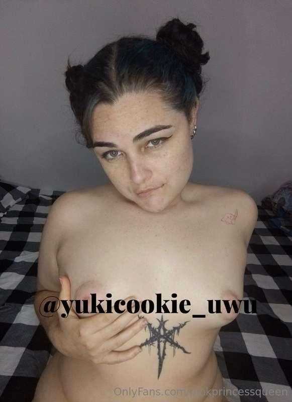 💝 MY BESTIE IS LOOKING FOR A BOYFRIEND 💝Her CREAMY pussy wan..