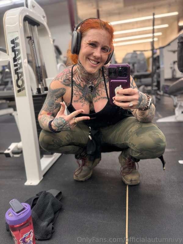 SFW WORKOUT WEDNESDAY - LEG DAYTips are appreciated - sent f..