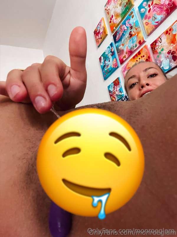 THIS MYSTERY TOY FUCKS MY ASS AND PUSSY AND VIBRATES IN BOTH..