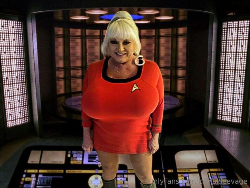 My 1st day at Star Fleet Command Acedamy! Happy Halloween! i..