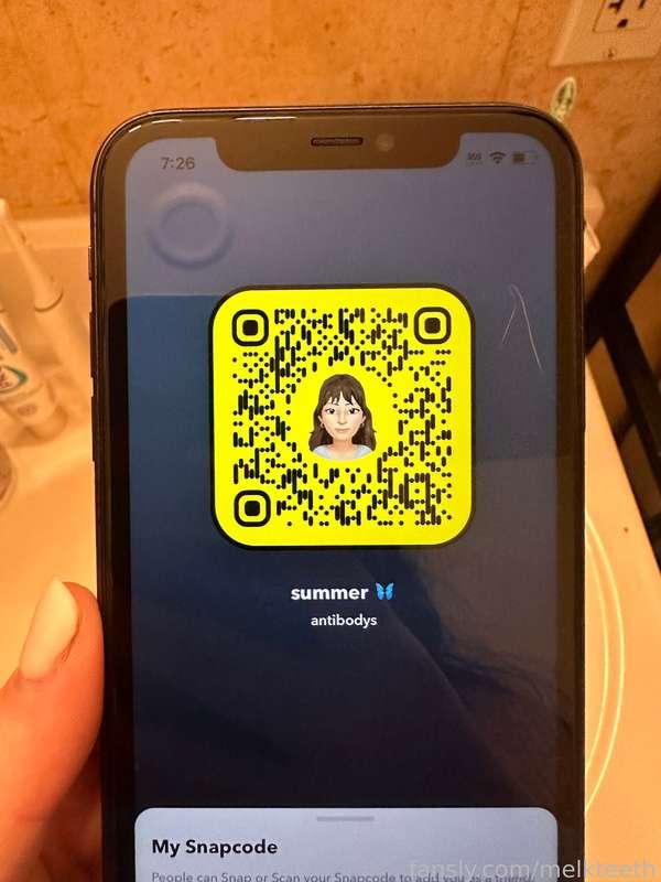 hi babes add my new snapchat! 

the other got banned. 😭