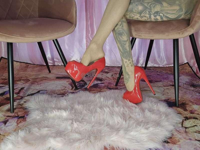 FINDOM CREATORIT:@vaimo @heeladdictpetite @cutemuffin02 @bel..