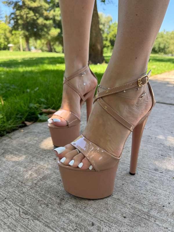 Wow 😍
#Feet #foot #worshipping #heels #footfetish #footjob #shoejob #stockings #nylon #soles #toes #sandals #footlicking #wedges #pedi #manicure #longnails #nails #legs #highheels #mules #pedicure #shoes #feetfetish #legs #cumshot #cum #cumonfeet 