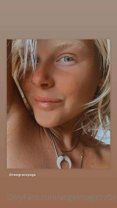 Hi, friends. I am offering 🌸 LIVE FREE NAKED YOGA 🌸

TODAY T..