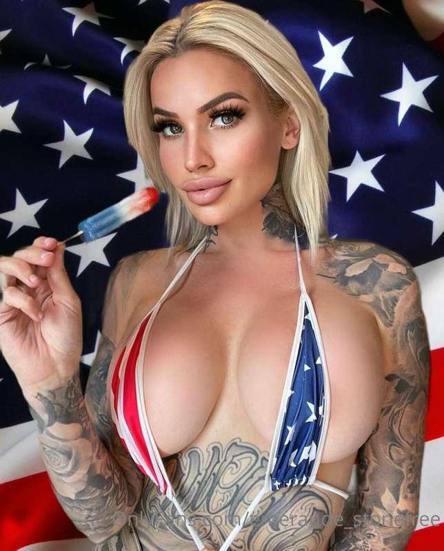 Follow my main account for exclusive uncensored content 😏😈👅👉..