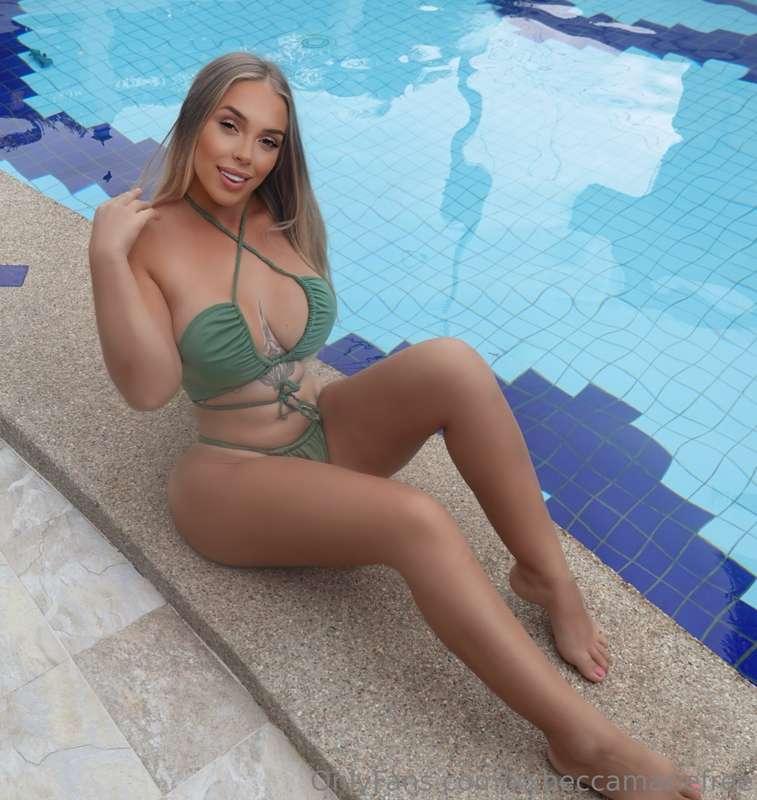 Come for a dip with me 