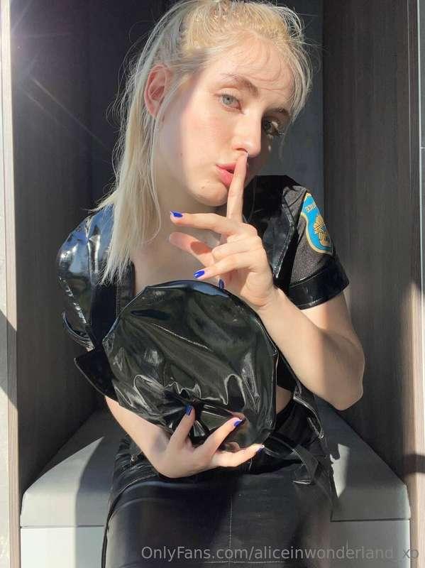 Every girl should have some kind of mystery🤫