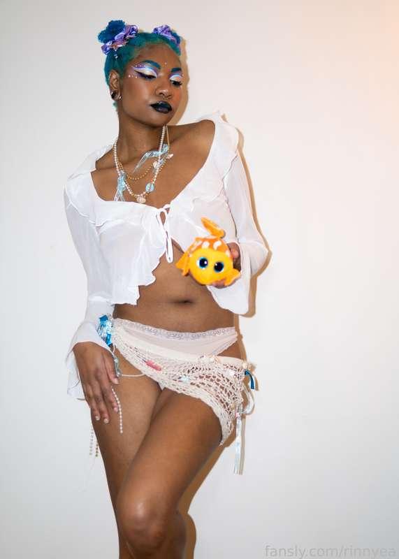 mermaids get more wet 💦💦
#fyp #ebony #egirl #goth #goodgirl #bluehair #bi #blackgirl