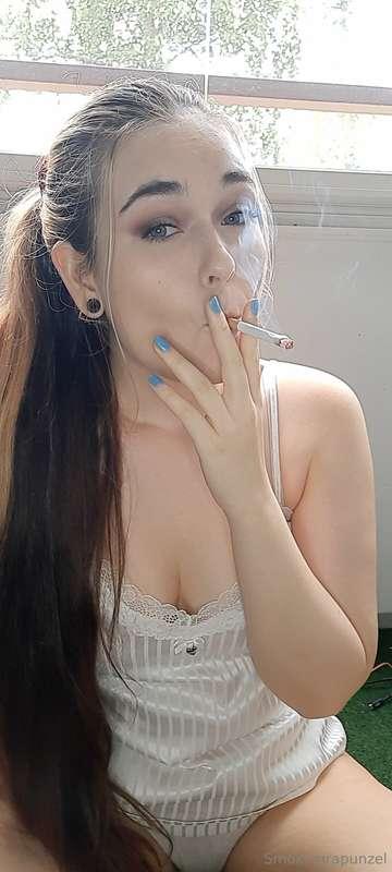 smokingrapunzel image #0