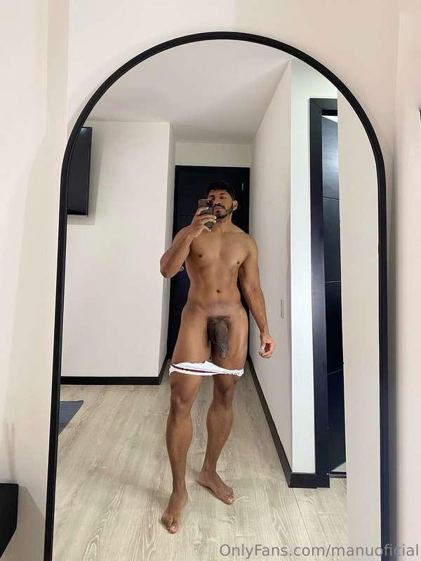 Buenas noches, mis amores. ❤️🤵🏽‍♂️🌖