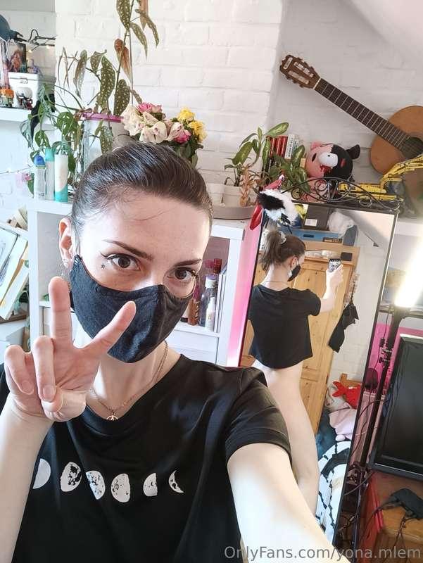 Wearing comfy fits without underwear around the house keeps ..