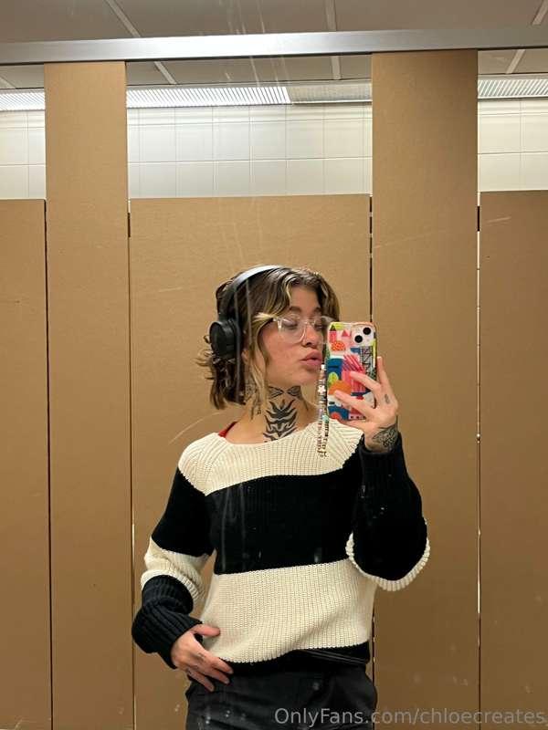 sweater ON or OFF?👔