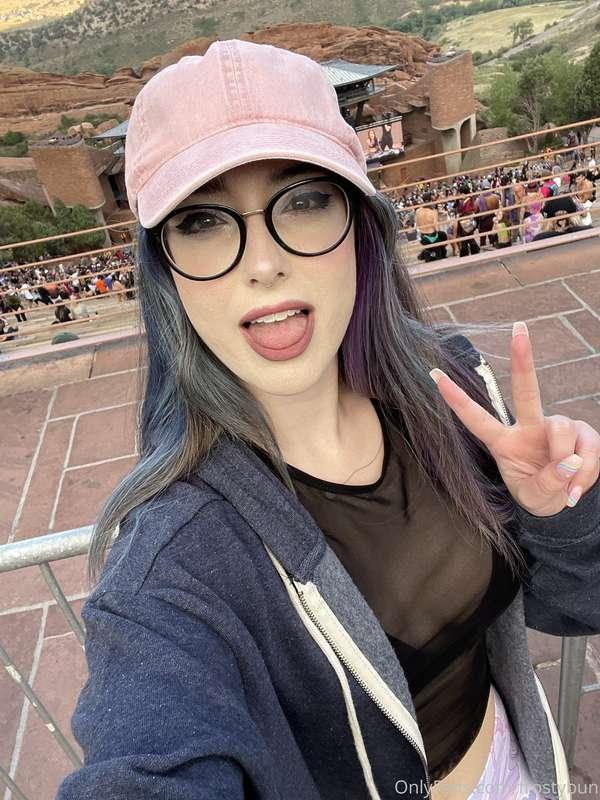 Hey cuties! Here’s a fun pic of my first time at red rocks i..