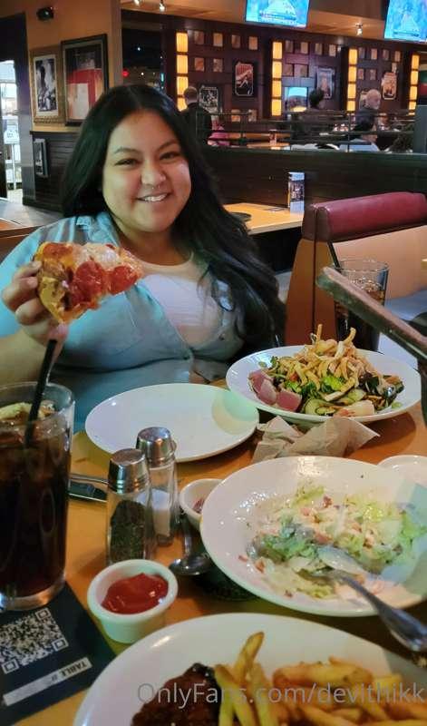 Oh my god I ate so much tonight! I am going crazy on this va..