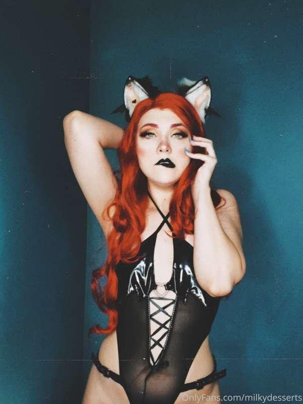 Are you gonna be a good little boy and make your Mistress fe..