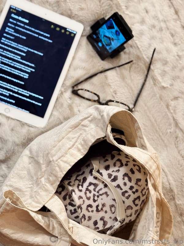 ✔️Script✔️Props✔️Monitor✔️GlassesCustoms are where I shine, ..