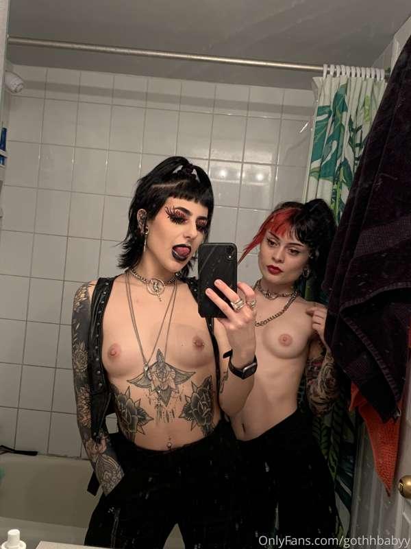 Play time with this babe @mollydxrlene 🥀
