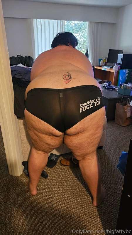 I'm everyone's fuck toy...breeding pig!