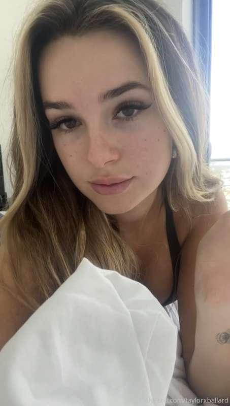 this is my morning face 😌 send me a cute message in my dm fo..