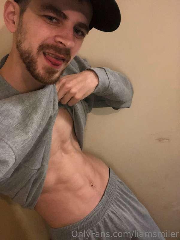 25% offf the next 5 subs on my full access onlyfans (not PPV..