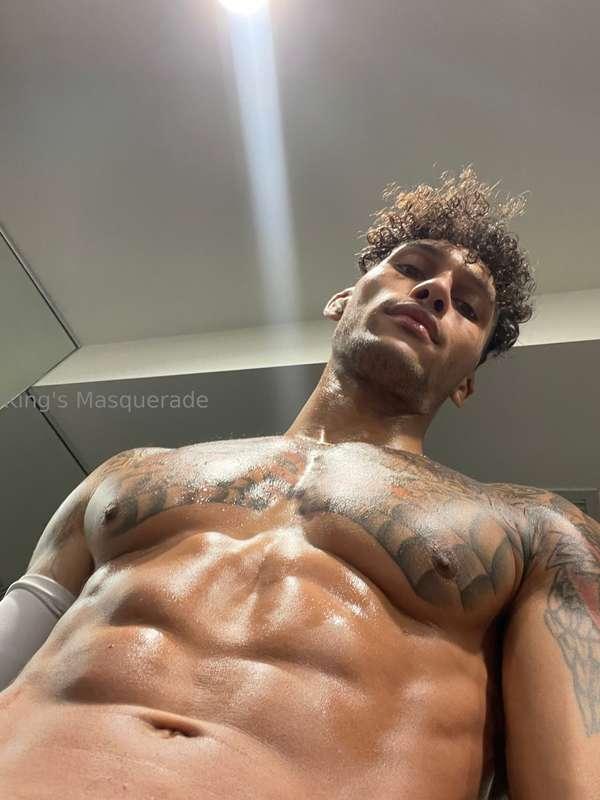 Had to lead a bigggg ass group run today running 6:00 mile p..