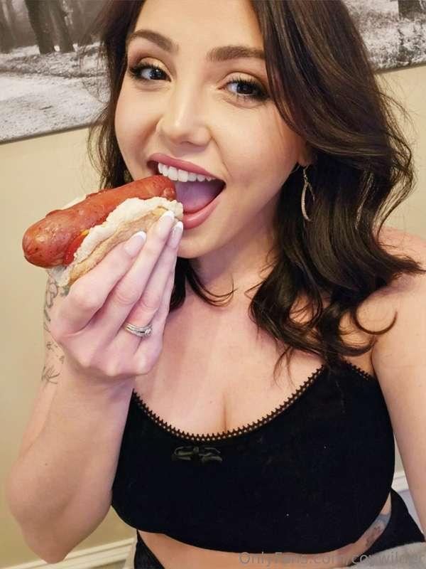 Do you like the way I take weiner 😜
@coyandcocky