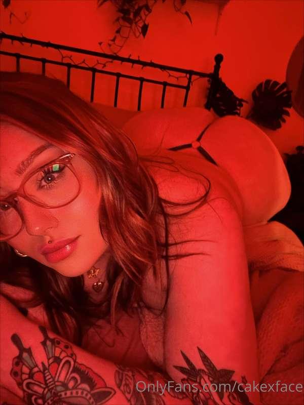red lighting makes me horny ❤️‍🔥