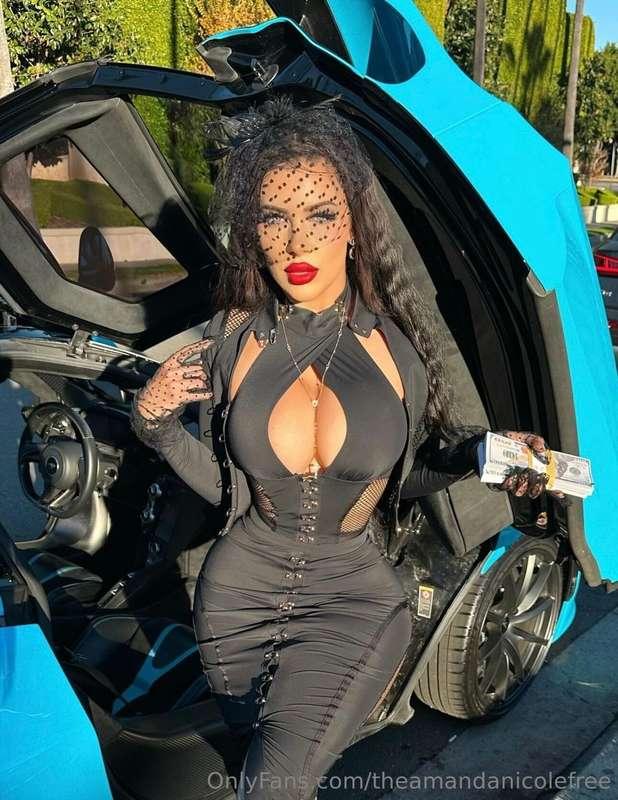 Pretty and paid🥰