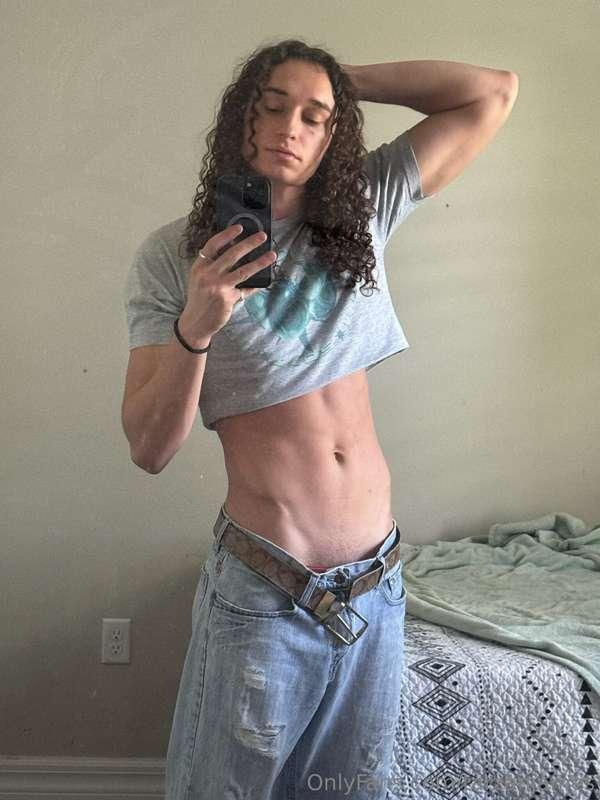 Just chilling… what are you up to? 😏