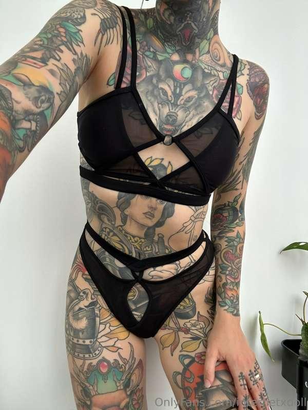 Soooo comfy ✨ and especially loving the front of the panties..