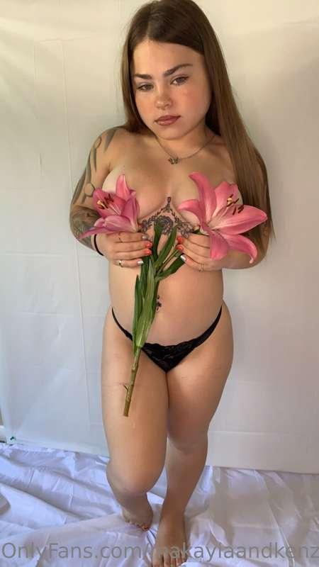 feeling a little bloomin' today! 🌸 Want to join me for some ..