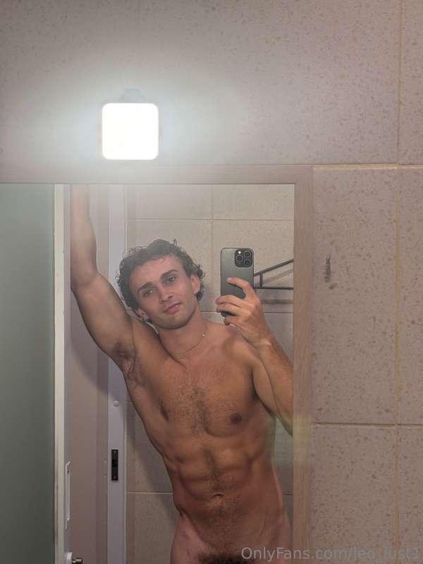 I think the chest hair is gonna make a come back 🙈You tell m..