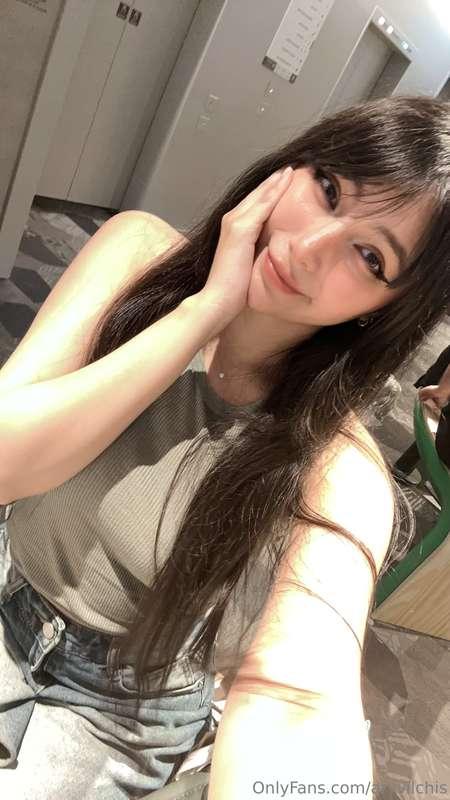 Si sentada me veo hermosa 🥰, imagínate en 4! 🤤