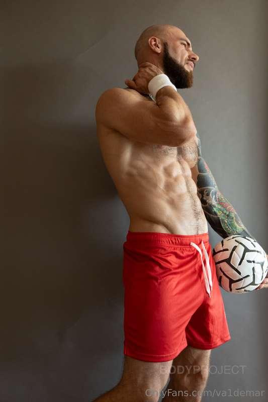 I'm waiting for a partner to score a couple of goals