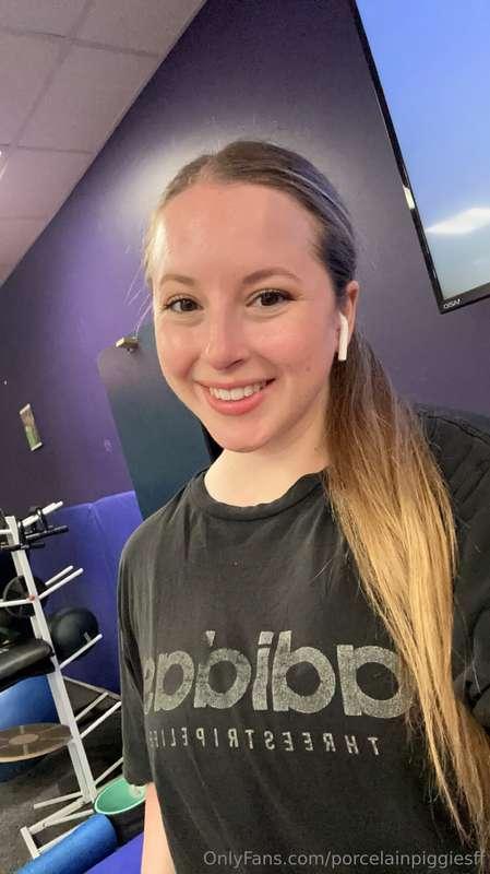 Guys, do you go to the gym?🏋🏼‍♀️ I need to find my gym buddi..