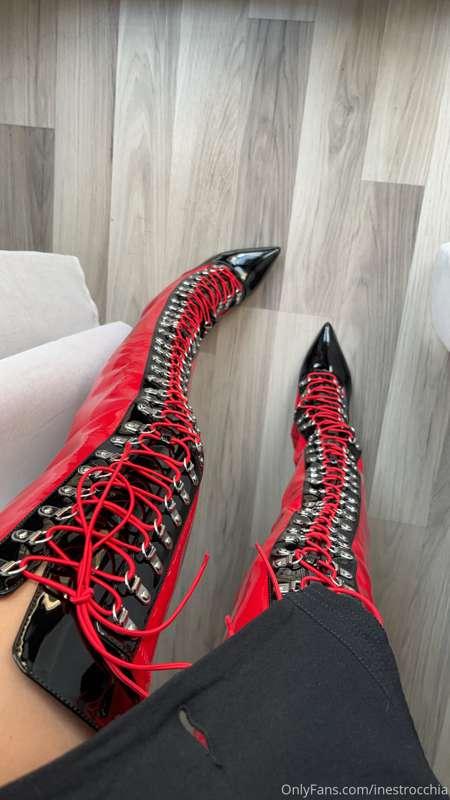 Feet lovers you should join my VIP 🦶 👣 
Amanti dei piedini d..