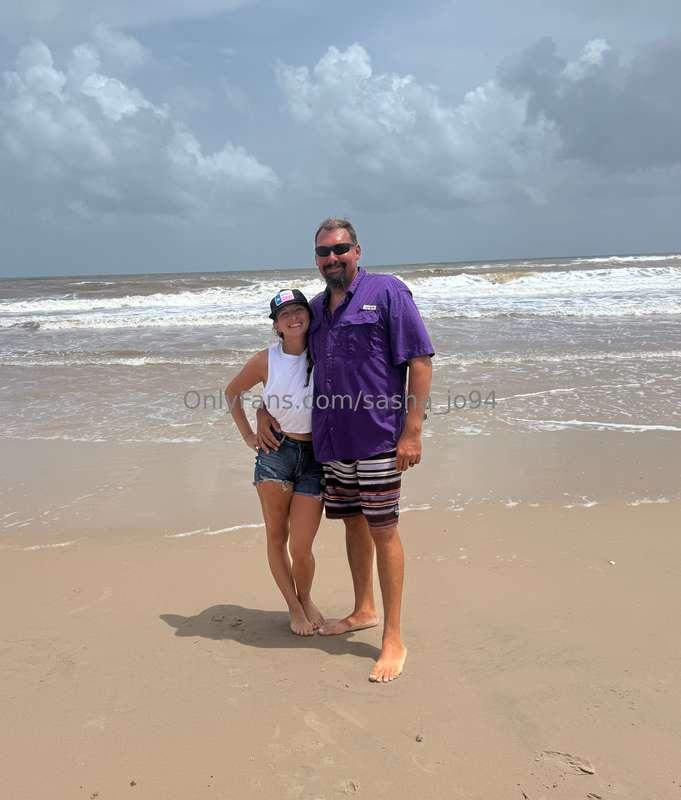 Adult vaca vibes with the hubs 🩵